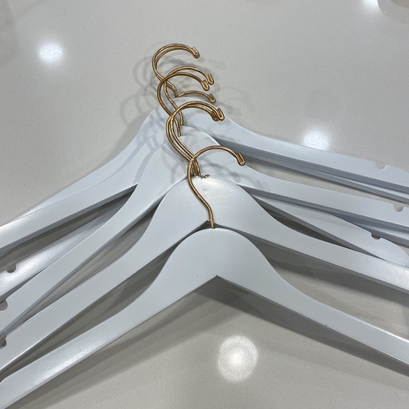 white and gold hangers - Picture 2 of 2